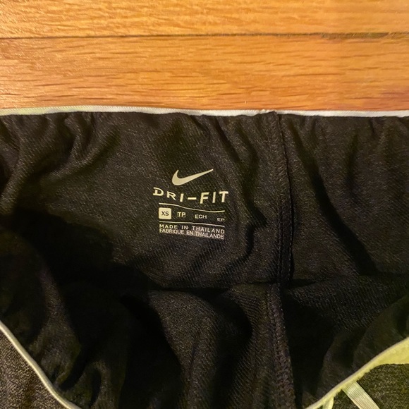 Nike Performance Shorts - Picture 2 of 3